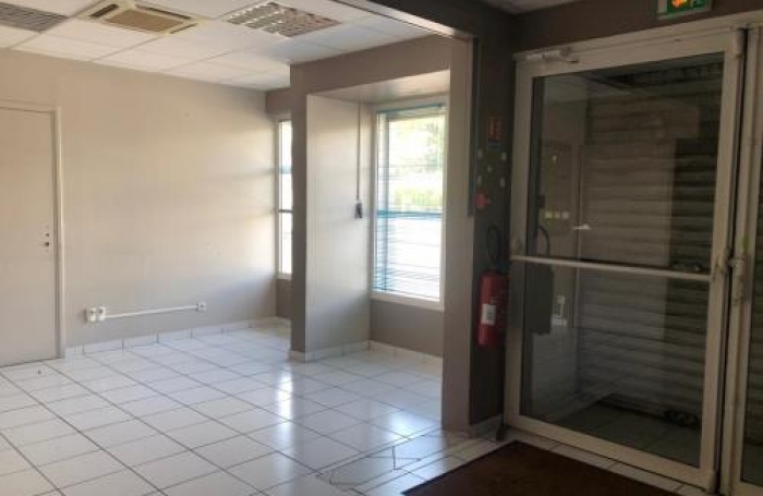 Location Local commercial 250m&sup2; Le Port