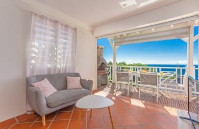 Bouillante Exceptionnel ensemble immobilier de 6 appartements avec Vue Imprenable sur la mer !