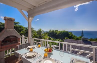 Bouillante Exceptionnel ensemble immobilier de 6 appartements avec Vue Imprenable sur la mer !