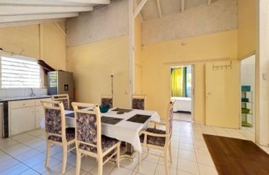 Maison en location 950 € par mois avec terrasse à Petit-Bourg