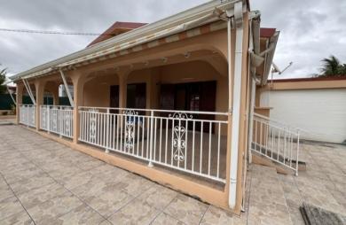 Maison individuelle spacieuse à Petit-Bourg !