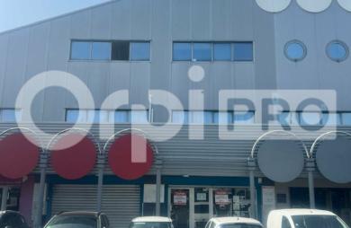 A vendre locaux commerciaux