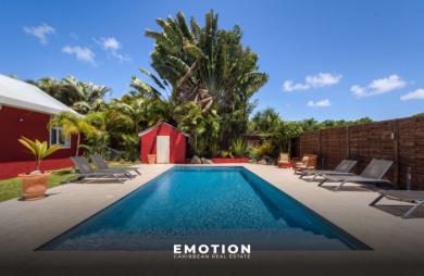 Ensemble immobilier   4 gîtes meublés   Piscine - Sainte-Anne