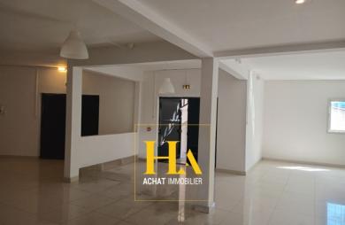 Location Local commercial 579m² Koungou