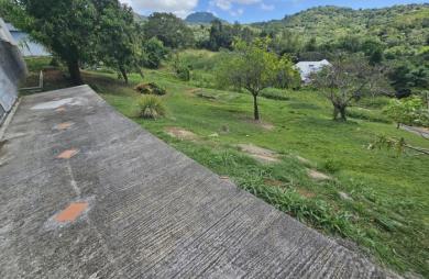 Terrain de 786m2 à acheter 96000 € à Rivière-Pilote