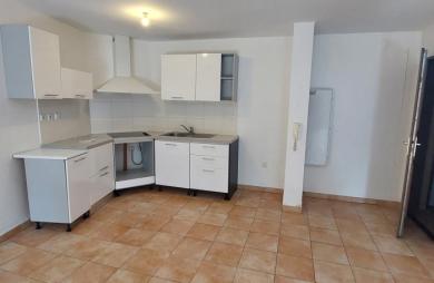 APPARTEMENT T3 RDC SAINTE CLOTILDE