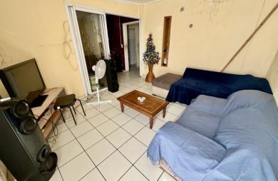 SAINT JOSEPH 97480 - ENSEMBLE IMMOBILIER À RAFRAÎCHIR - EMPLACEMENT DE CHOIX