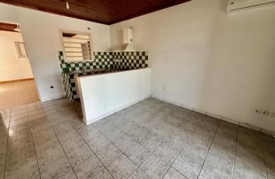 PETITE ILE 97429 - VILLA DE PLAIN PIED - HABITABLE DE SUITE - GARAGE - FACILE D