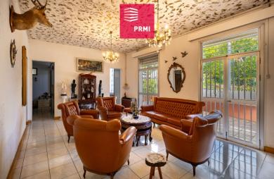 Vente Local commercial 143.22m² 6 pièces Saint Denis
