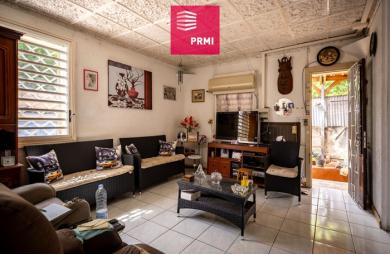 Vente Local commercial 143.22m² 6 pièces Saint Denis