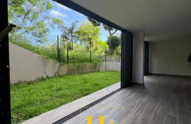 Vente Appartement 94.86m² 4 pièces Saint Gilles Les Hauts