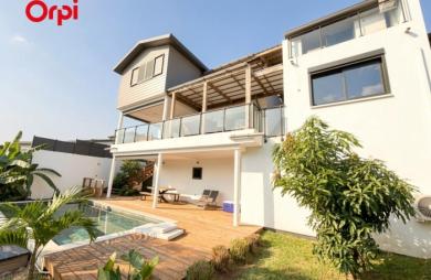 Vente Maison 129.95m&sup2; 5 pièces Saint Gilles Les Hauts