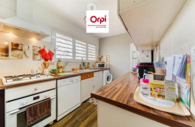 Vente Appartement 92m&sup2; 4 pièces Saint Gilles Les Hauts