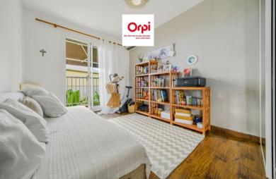 Vente Appartement 92m&sup2; 4 pièces Saint Gilles Les Hauts