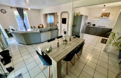 SAINT PHILIPPE 97442 - MAISON F4 LUMINEUSE ET ENTRETENUE - CONFORTABLE - QUARTIER PAISIBLE