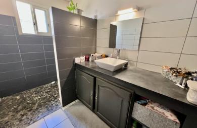 SAINT PHILIPPE 97442 - MAISON F4 LUMINEUSE ET ENTRETENUE - CONFORTABLE - QUARTIER PAISIBLE