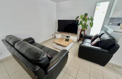 SAINT JOSEPH 97480 - APPARTEMENT F3  LUMINEUX ET CONFORTABLE - BEAUX VOLUMES - PROCHE CENTRE VILLE