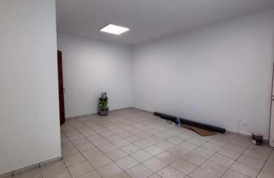 Location Bureaux 80m&sup2; 4 pièces Saint-Pierre