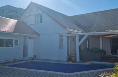 VILLA F7 de standing + 2 dépendances A vendre à PETITE-ILE de 735 000€ FAI