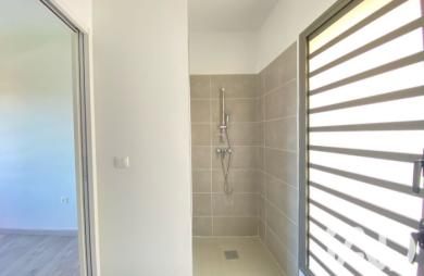 Vente Divers 87m&sup2; 4 pièces Etang-Sale