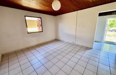 SAINT JOSEPH 97480 - MAISON F3 À RAFRAÎCHIR - TERRAIN PLAT ET PISCINABLE