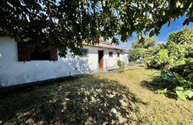 SAINT JOSEPH 97480 - MAISON F3 À RAFRAÎCHIR - TERRAIN PLAT ET PISCINABLE