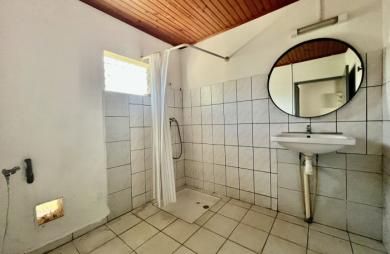SAINT JOSEPH 97480 - MAISON F3 À RAFRAÎCHIR - TERRAIN PLAT ET PISCINABLE