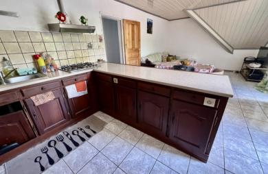 PETITE ÎLE 97429 - ENSEMBLE IMMOBILIER EN BON ETAT GÉNÉRAL - BON RENDEMENT LOCATIF - MAGNIFIQUE VUE MER