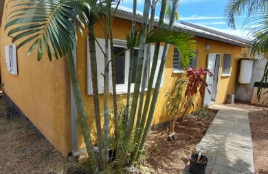 VILLA F4  l éperon ST GILLES LES HAUTS