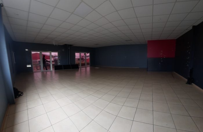 Location Local commercial 97115