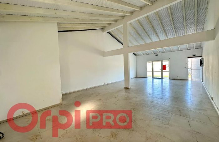 Location Local commercial 97118