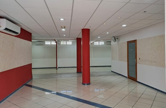 Location Local commercial 97118