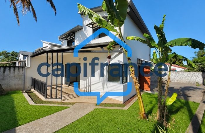 Location Maison 97410