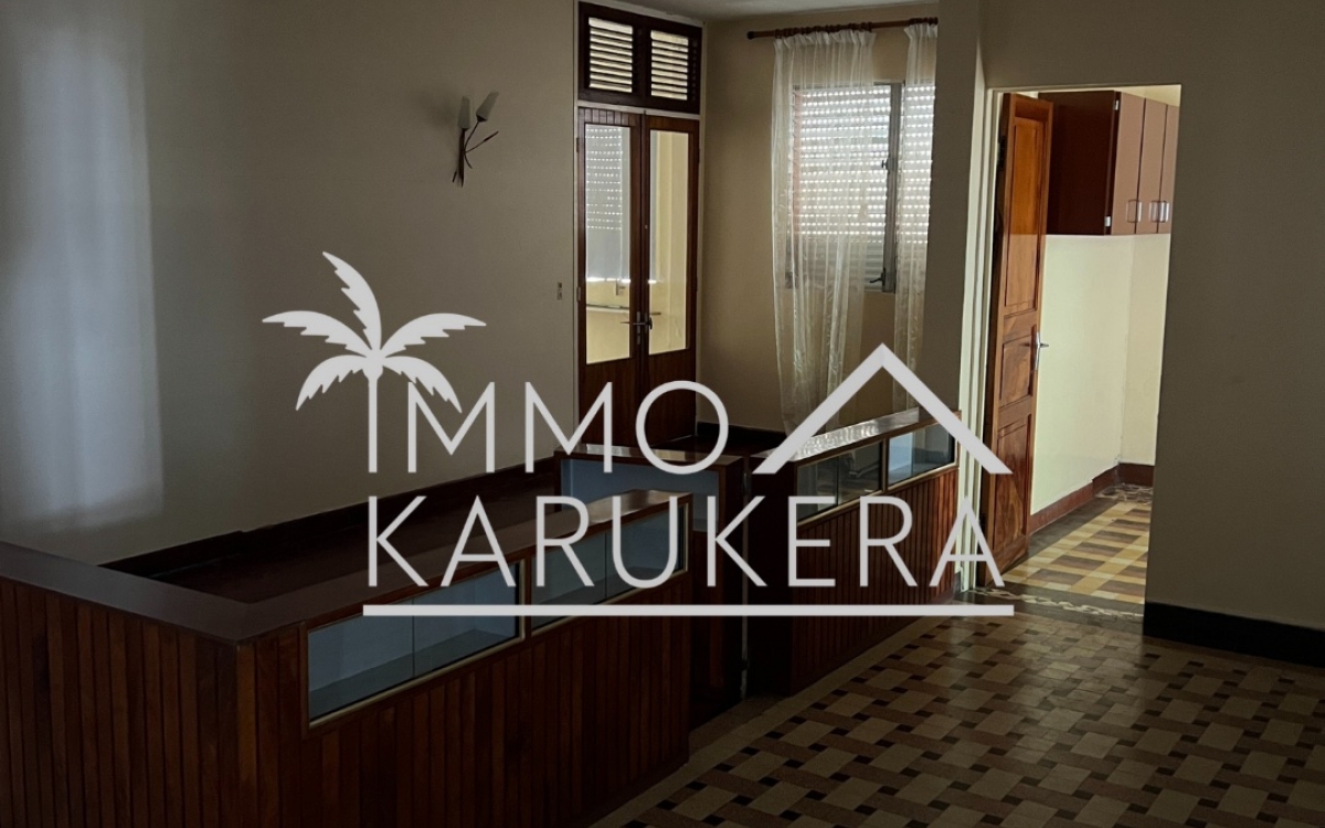 Maison indépendante avec jardin 