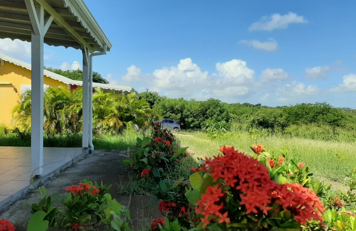 SAINT-FRANCOIS - CHARMANTE MAISON T3 MEUBLEE - SECTEUR CALME