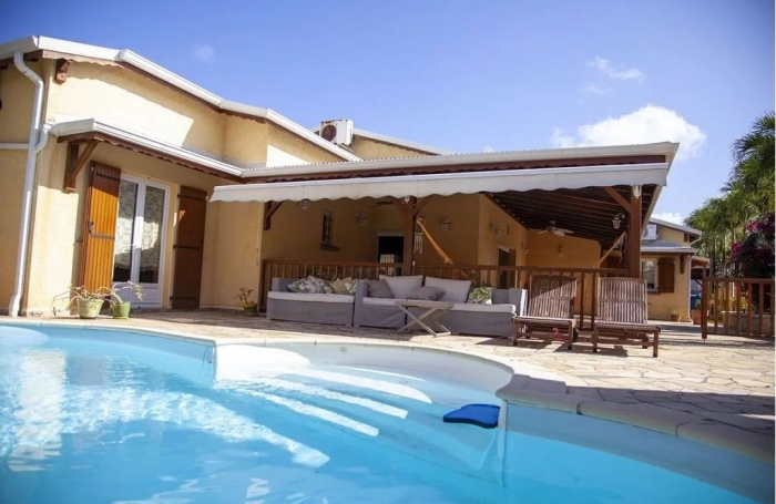 Vente Maison 228m&sup2; 8 pièces Gosier