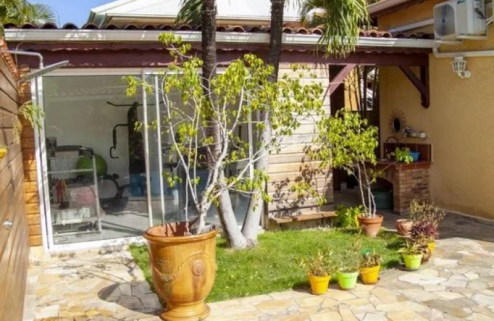 Vente Maison 228m&sup2; 8 pièces Gosier