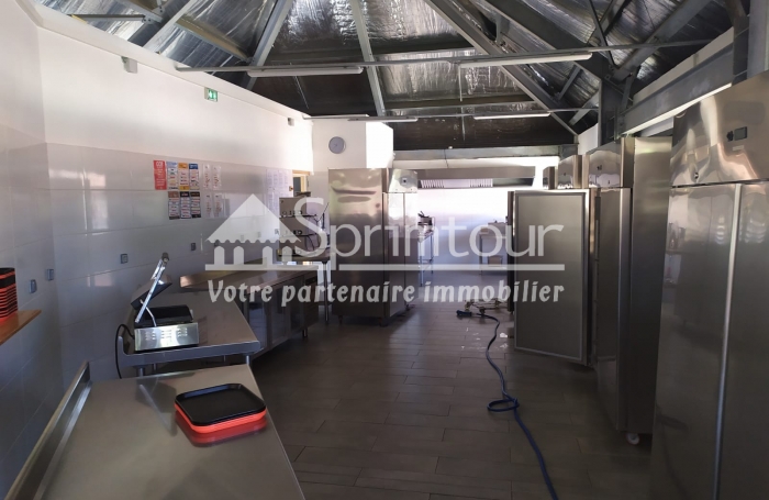 BASSE-TERRE - Local Commercial au Coeur de Basse-Terre - Polyvalent et Accessible