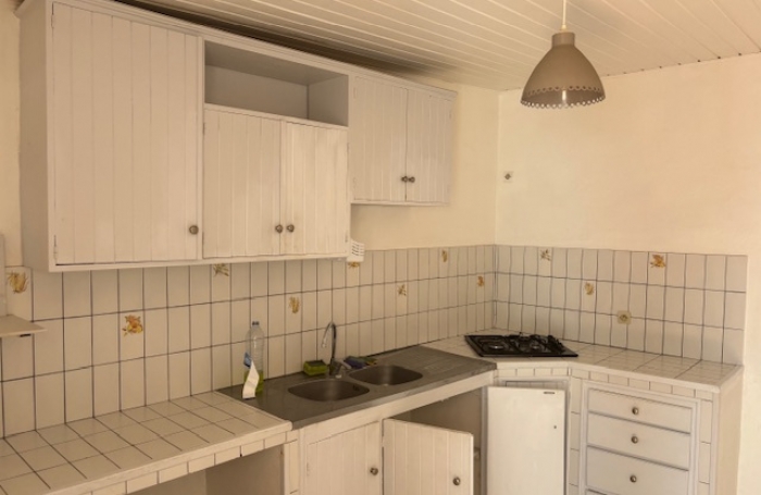 À Basse-Terre, vaste  appartement à louer avec terrasse  6 pièces