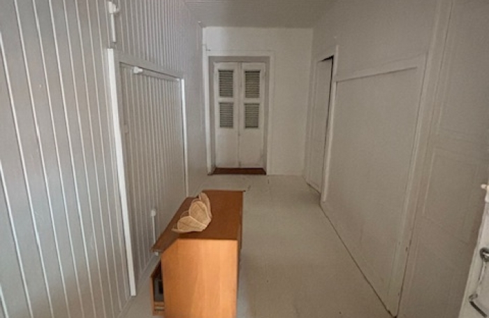 À Basse-Terre, vaste  appartement à louer avec terrasse  6 pièces