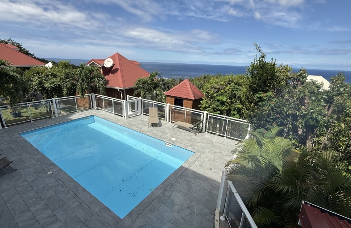 Opportunité :  Investissement Locatif Saisonnier Clés en Main ! Vue sur la mer et Montserrat.