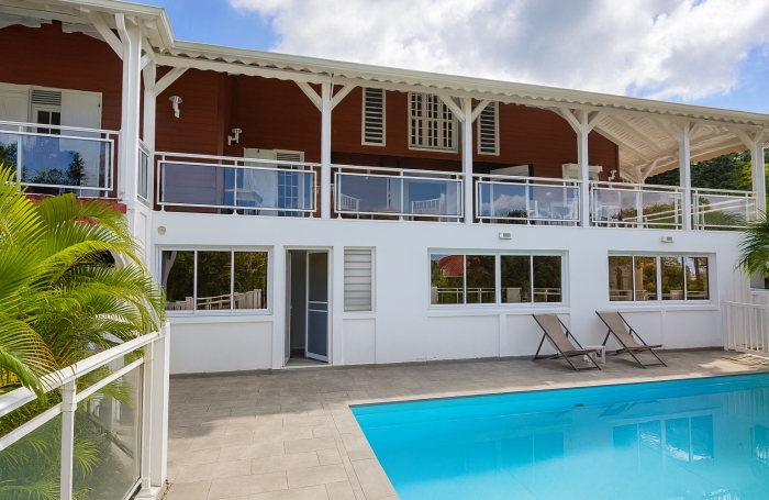 Opportunité :  Investissement Locatif Saisonnier Clés en Main ! Vue sur la mer et Montserrat.