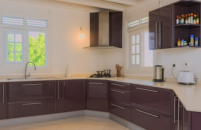 Opportunité :  Investissement Locatif Saisonnier Clés en Main ! Vue sur la mer et Montserrat.