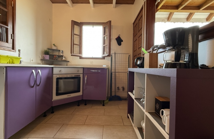 Opportunité :  Investissement Locatif Saisonnier Clés en Main ! Vue sur la mer et Montserrat.