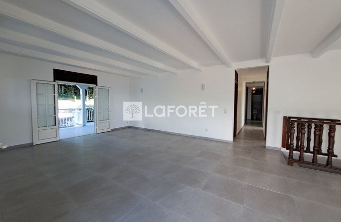 Vente Maison 225.19m² 8 pièces Bouillante