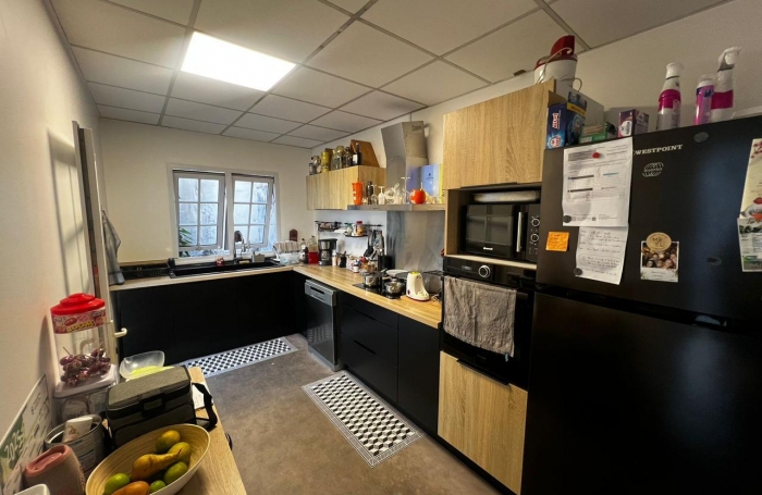 Superbe T5 r&eacute;nov&eacute; avec cour int&eacute;rieure et balcon   Une perle rare