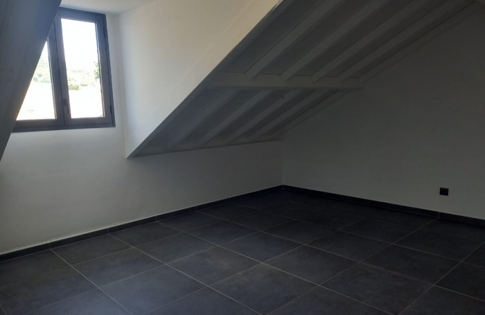 VIEUX FORT : Résidence La Rose Des Vents, Les Voiles, T4 DPLEX + Bureau No55