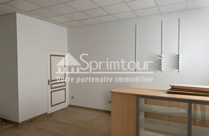 BASSE TERRE - LOCAL PROFESSIONNEL IDÉALEMENT SITUÉ   CENTRE-VILLE DE BASSE-TERRE 30m2