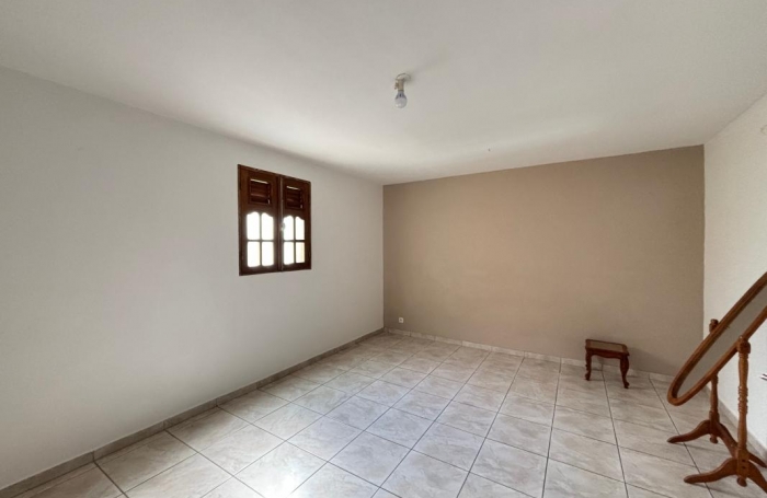 Vente Maison 278m&sup2; 7 pi&#232;ces Gourbeyre