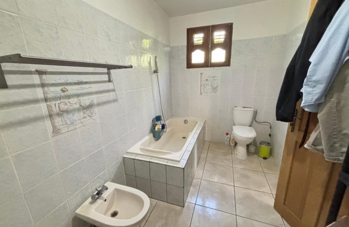 Vente Maison 278m&sup2; 7 pi&#232;ces Gourbeyre